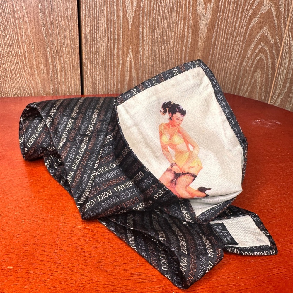 Vintage Dolce & Gabbana Mens Black Silk Logo Tie Pinup Girl Lining Made in Italy